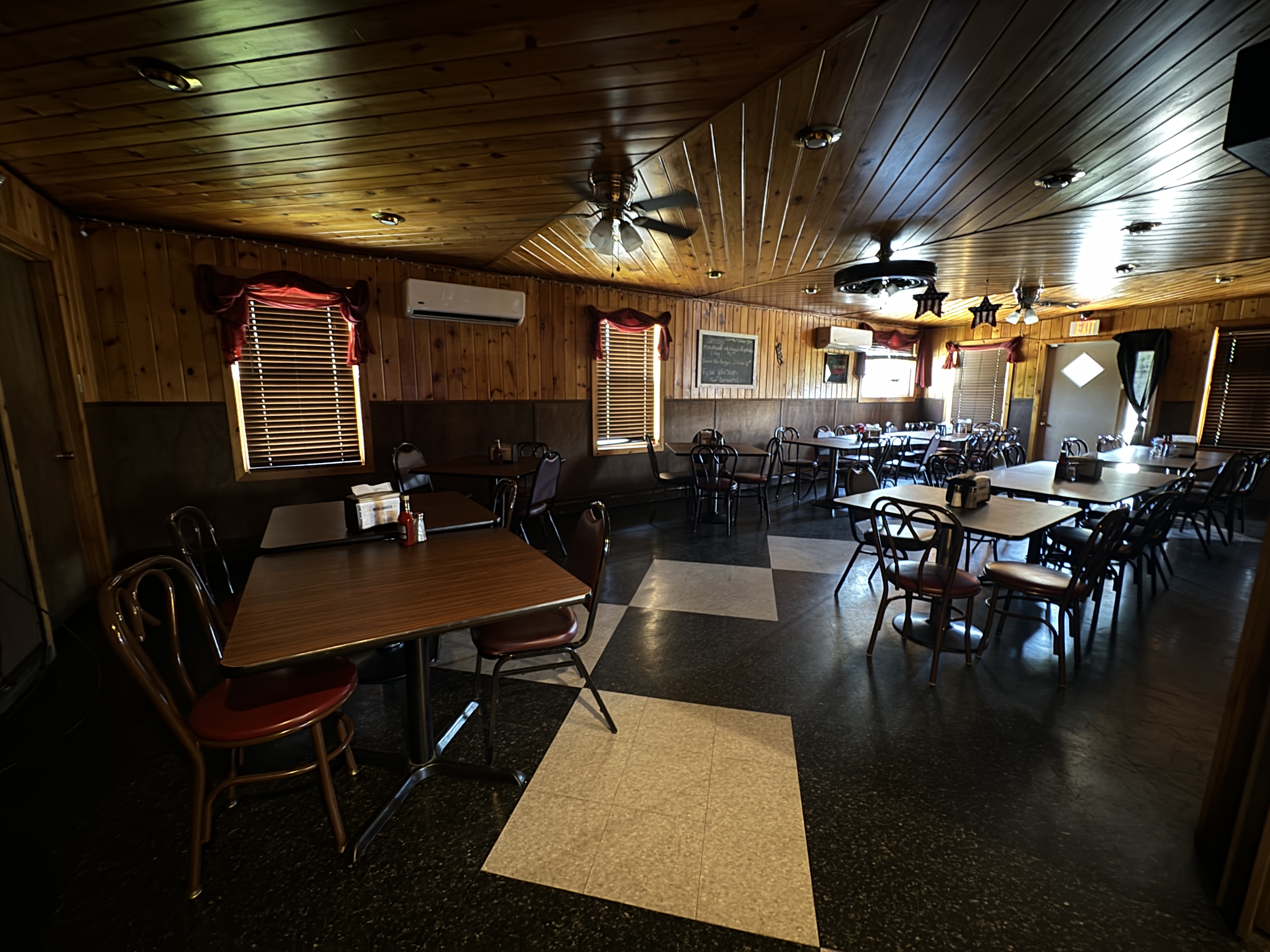 1424 W Lizard Creek Rd, Lehighton, Pennsylvania 18235, ,Retail,For Sale,Lizard Creek Pub,1424 W Lizard Creek Rd,1115