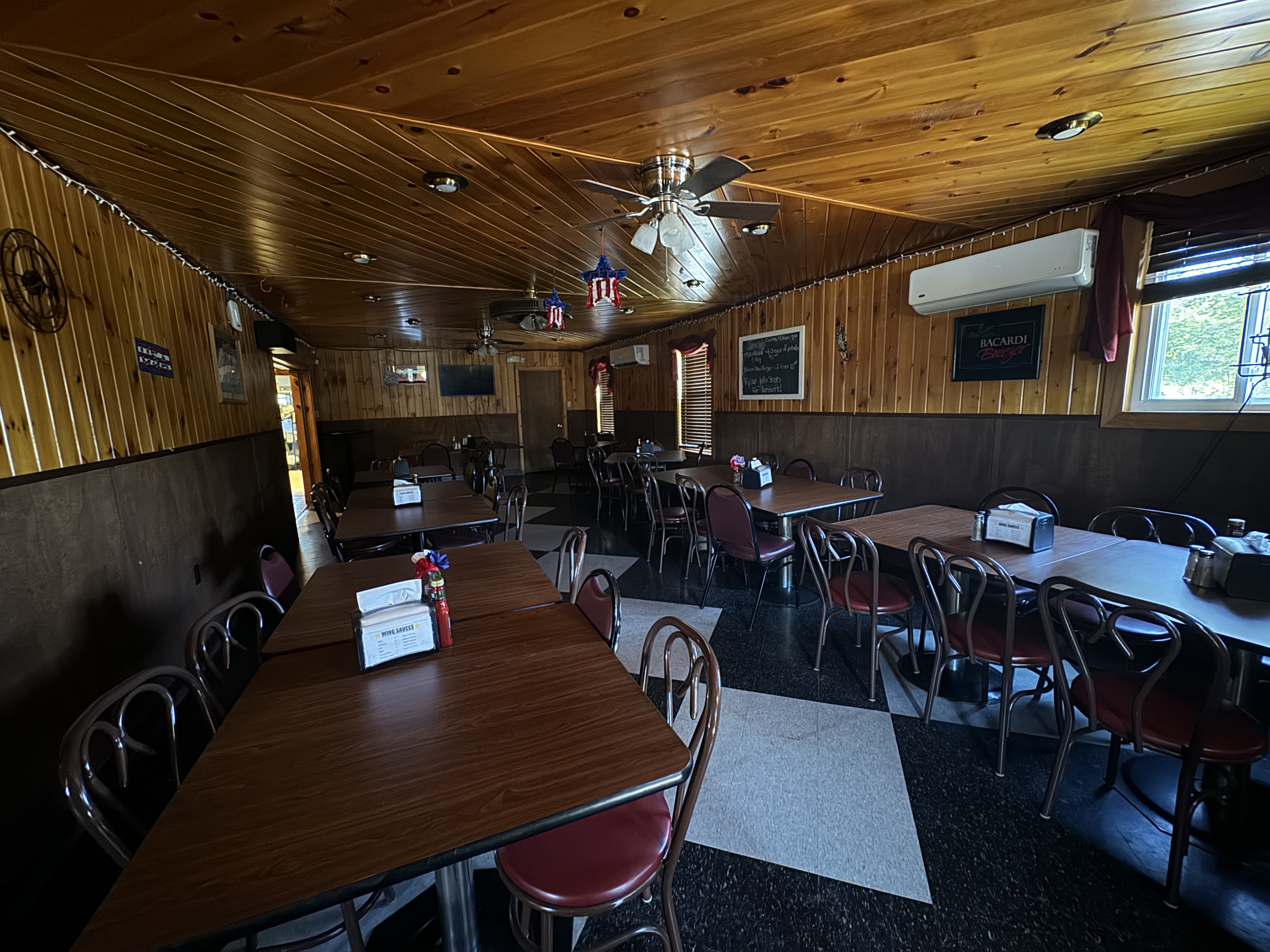 1424 W Lizard Creek Rd, Lehighton, Pennsylvania 18235, ,Retail,For Sale,Lizard Creek Pub,1424 W Lizard Creek Rd,1115