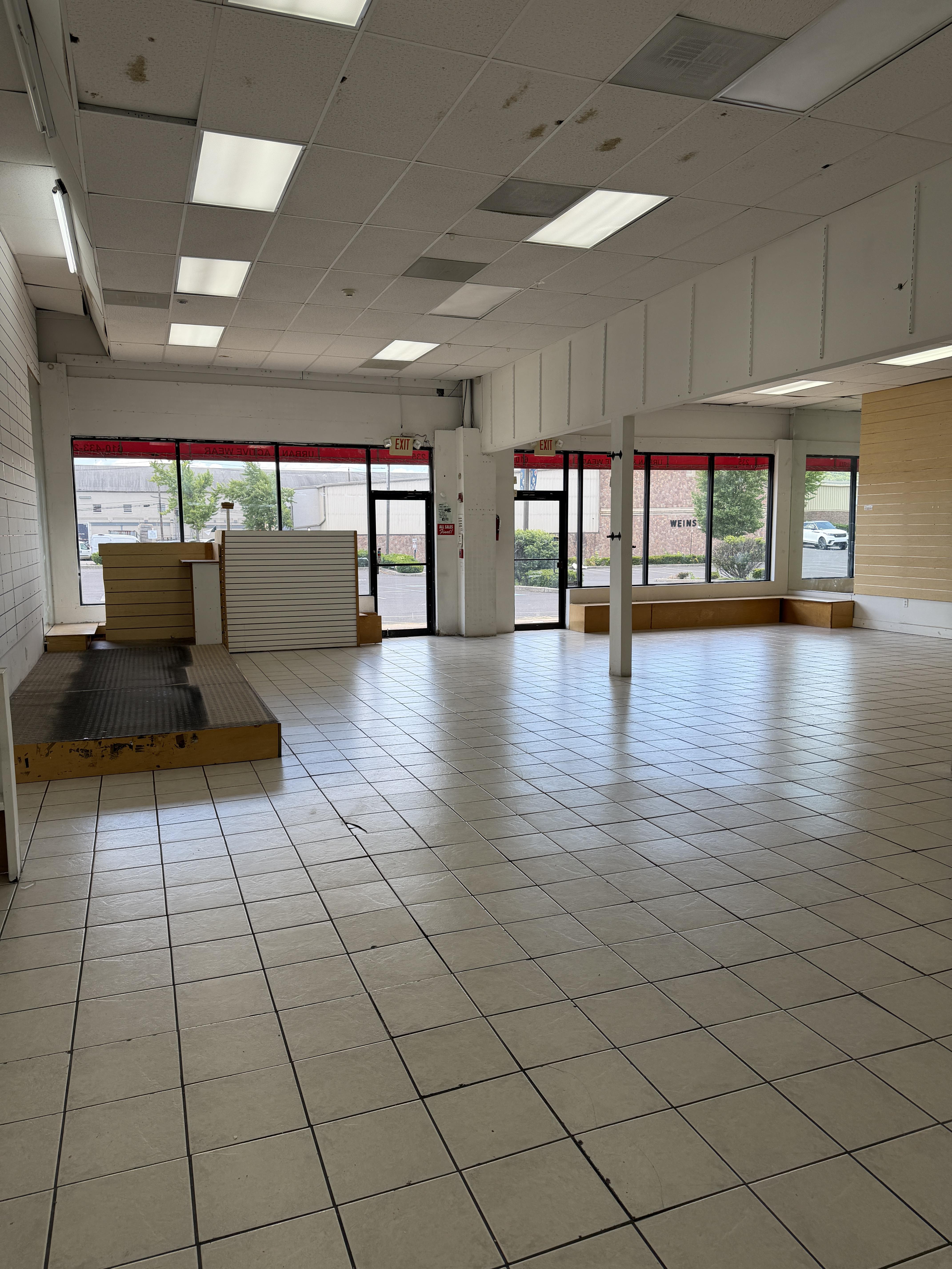 201 W Hamilton St, Allentown, Pennsylvania 18101, ,Retail,For Lease,Unit 18,201 W Hamilton St,1155