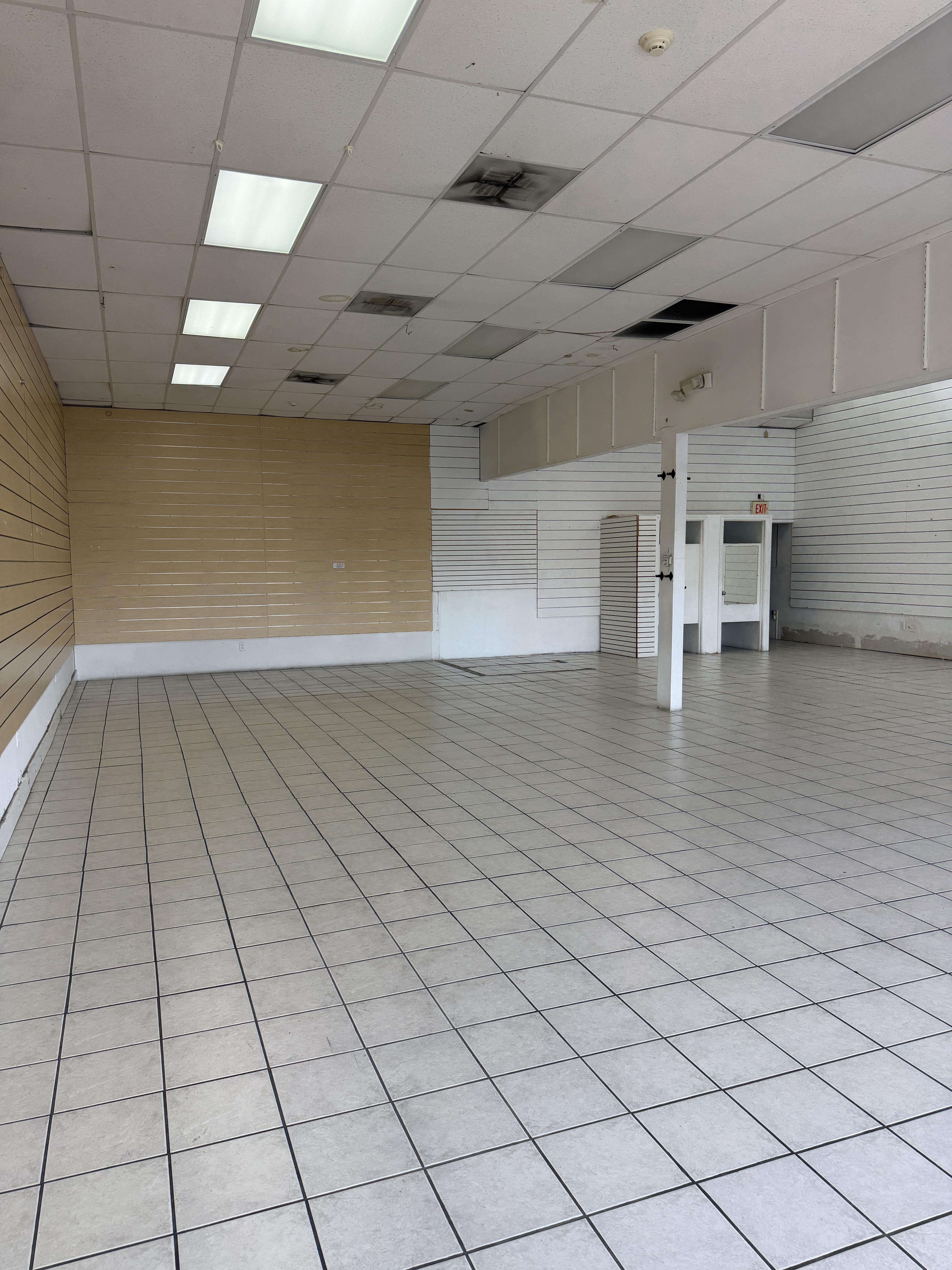 201 W Hamilton St, Allentown, Pennsylvania 18101, ,Retail,For Lease,Unit 18,201 W Hamilton St,1155