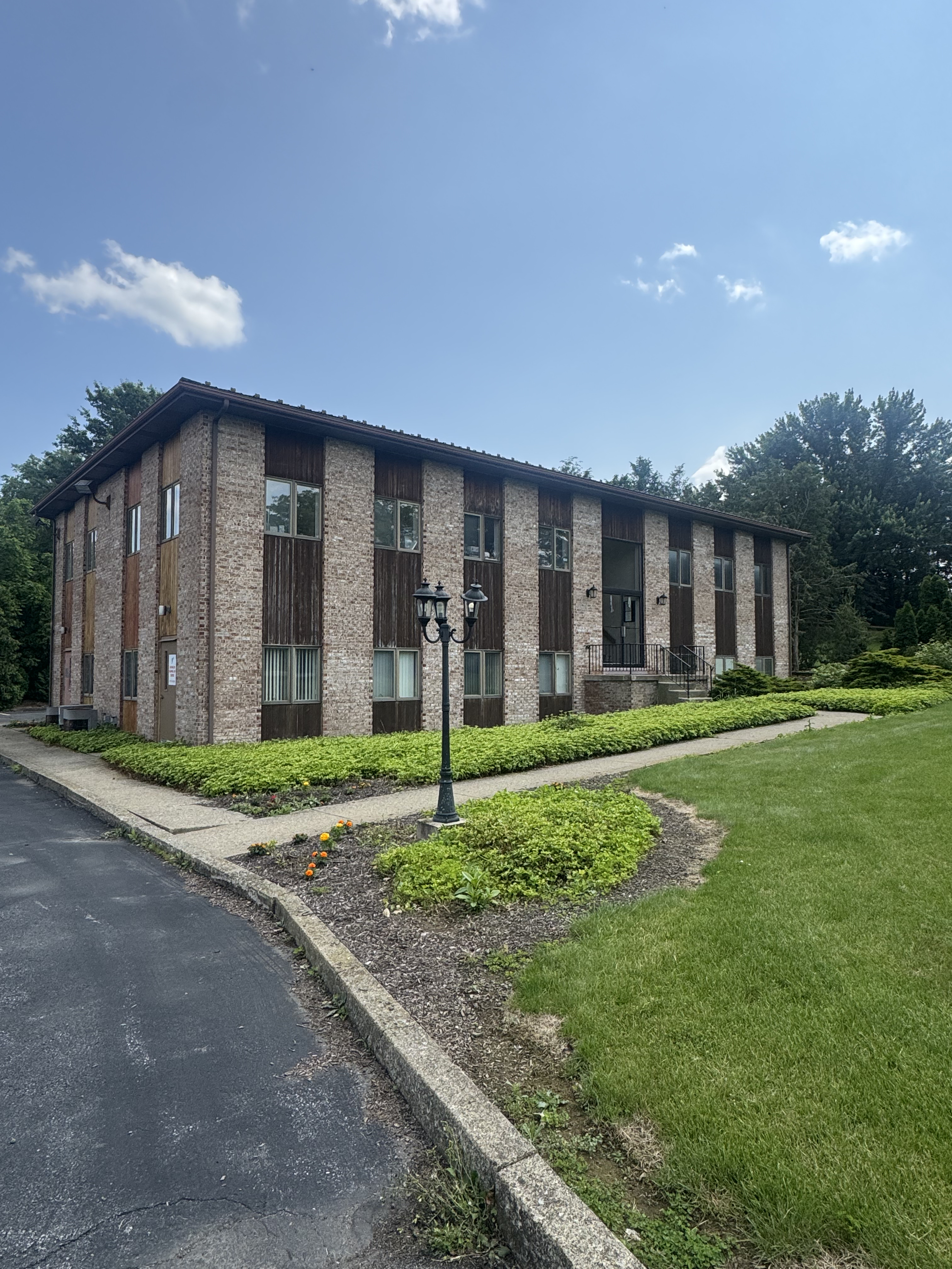 410 W State St, Topton, Pennsylvania 19539, ,Office,For Sale,410 W State St,1157