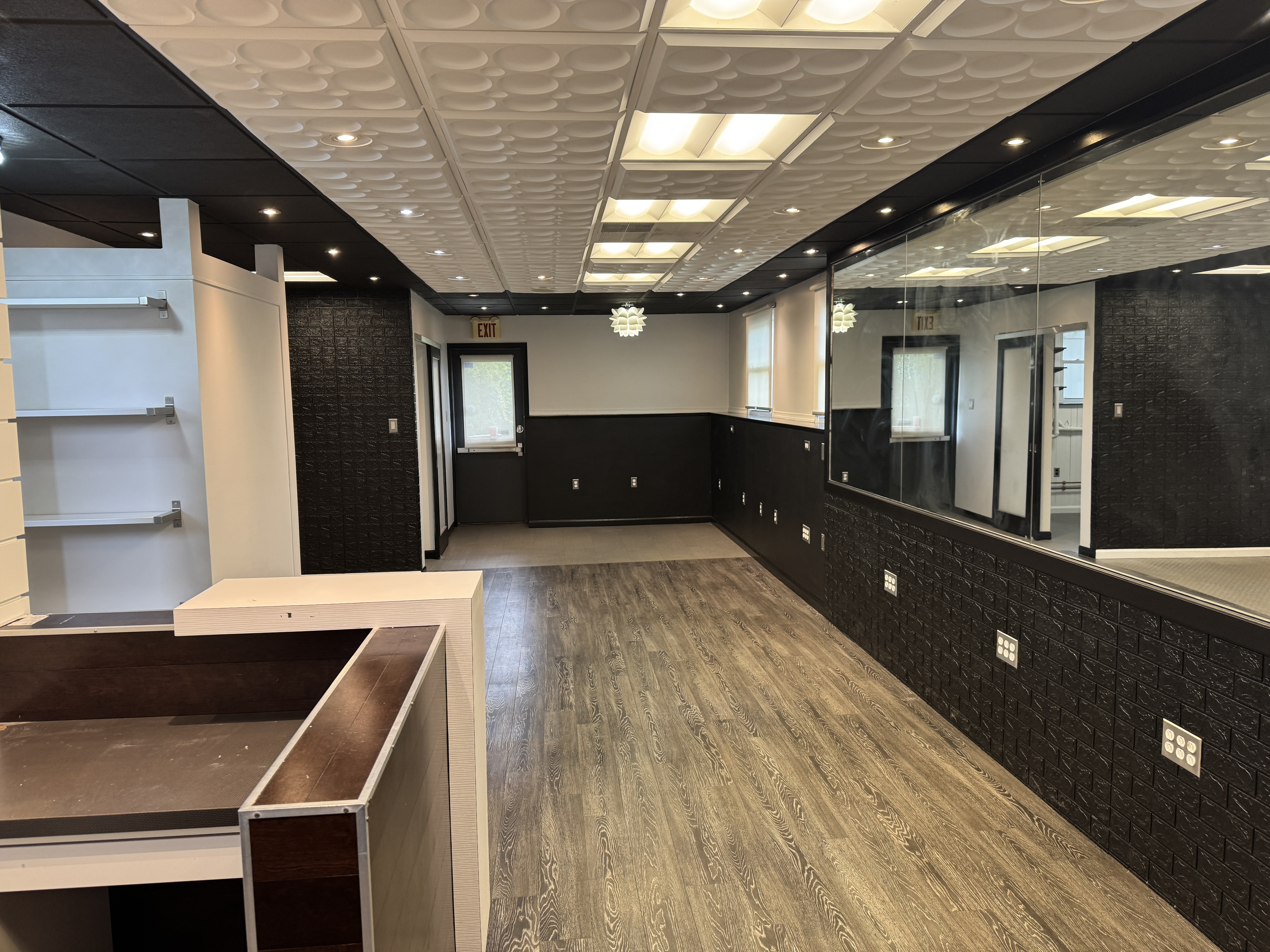 2000 Oxford Dr, Allentown, Pennsylvania 18103, ,Retail,For Lease,2000 Oxford Dr,1158
