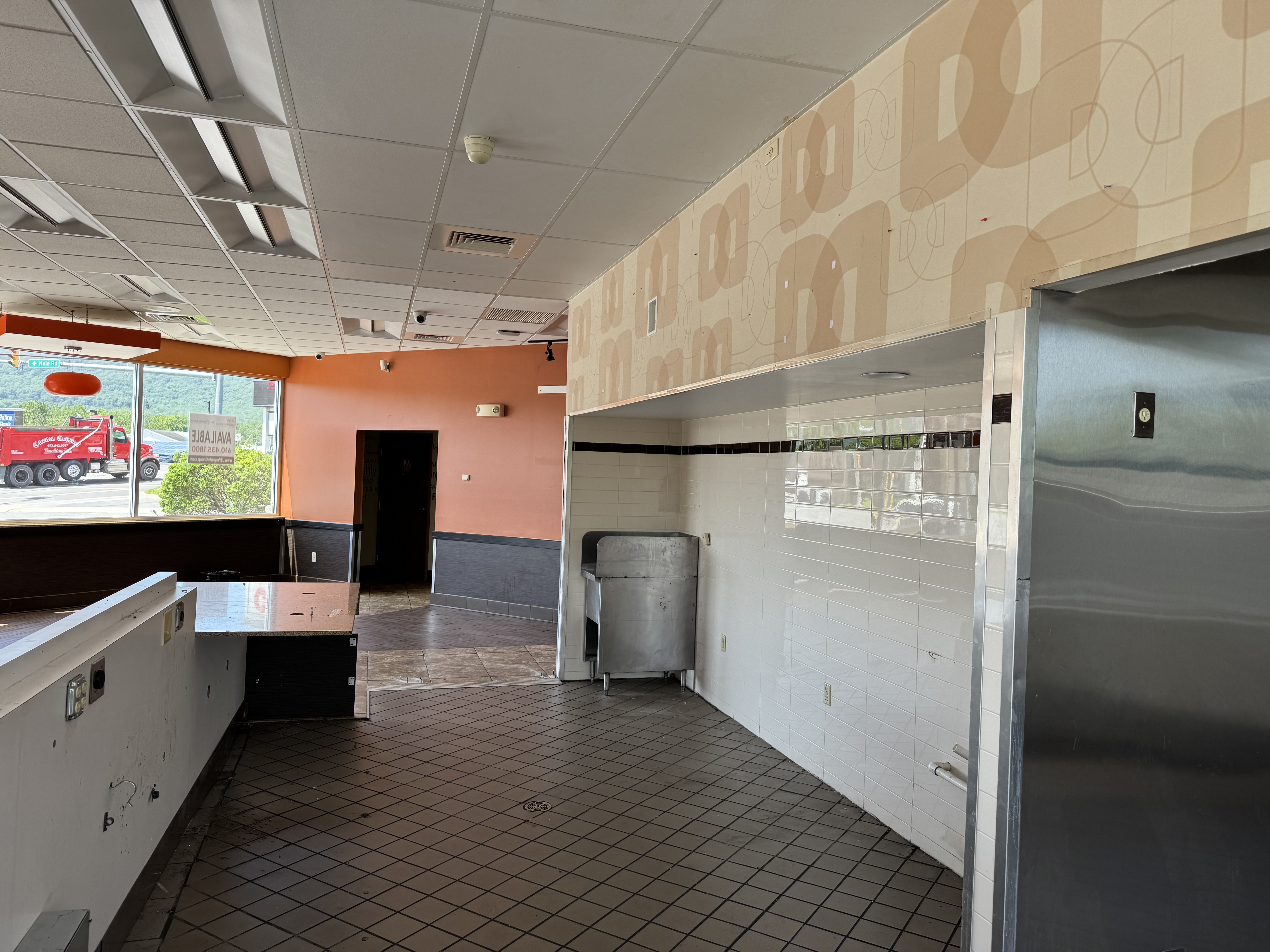 855 S Broadway, Wind Gap, Pennsylvania 18091, ,Retail,For Lease,855 S Broadway,1162