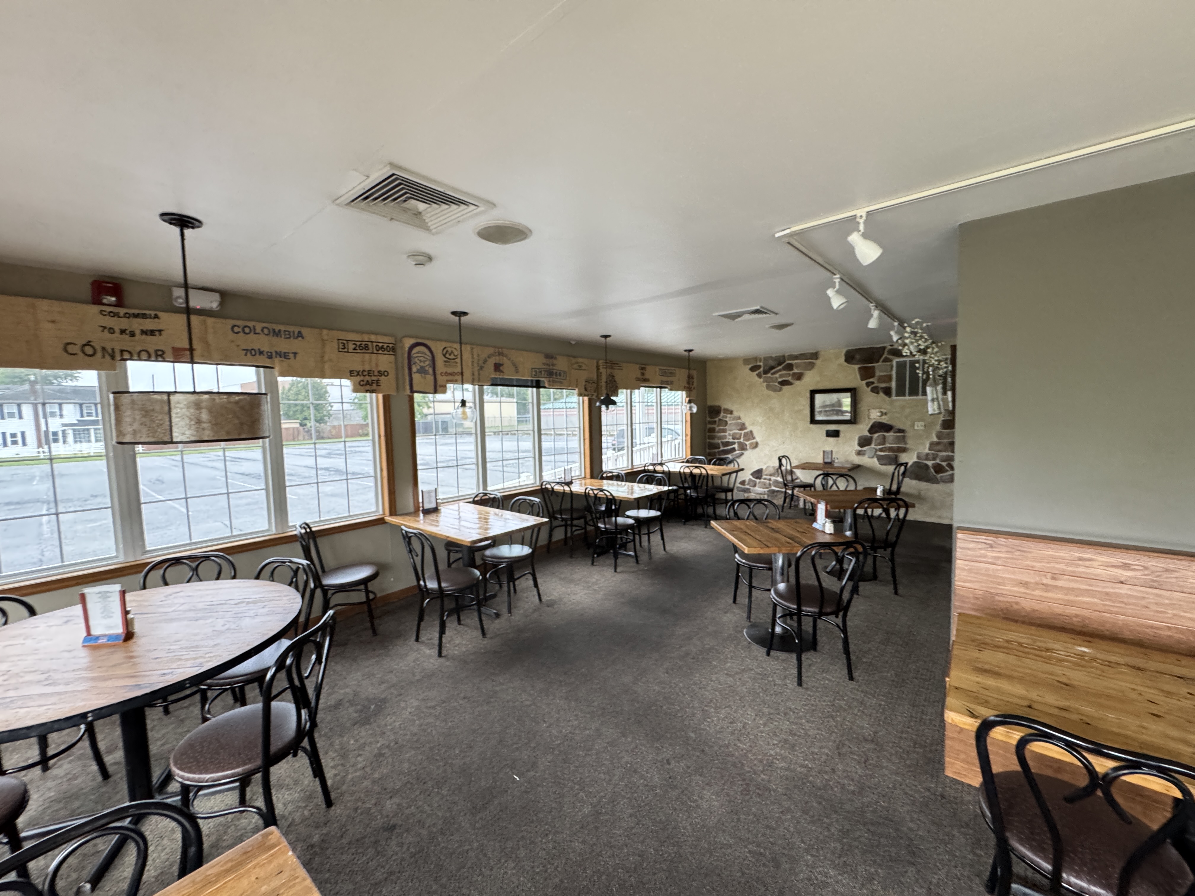 6751 Ruppsville Rd, Allentown, Pennsylvania 18106, ,Retail,For Lease,The Sunset Grille,6751 Ruppsville Rd,1176