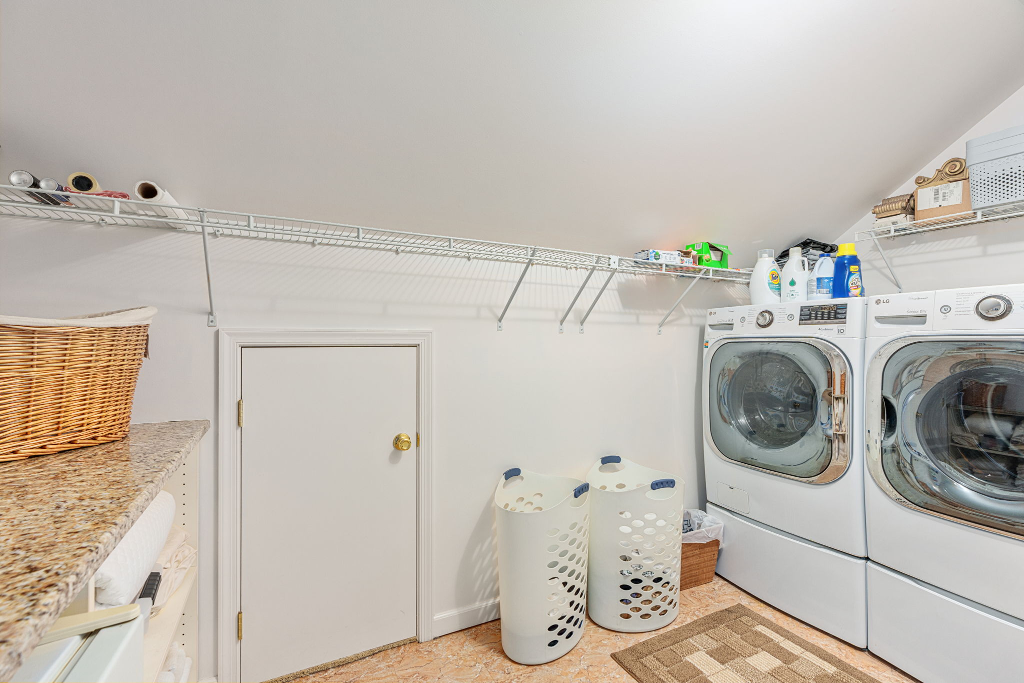 5615 Kernsville Rd, Orefield, Pennsylvania 18069, 5 Bedrooms Bedrooms, 22 Rooms Rooms,4 BathroomsBathrooms,Residence,Residential For Sale,5615 Kernsville Rd,1211