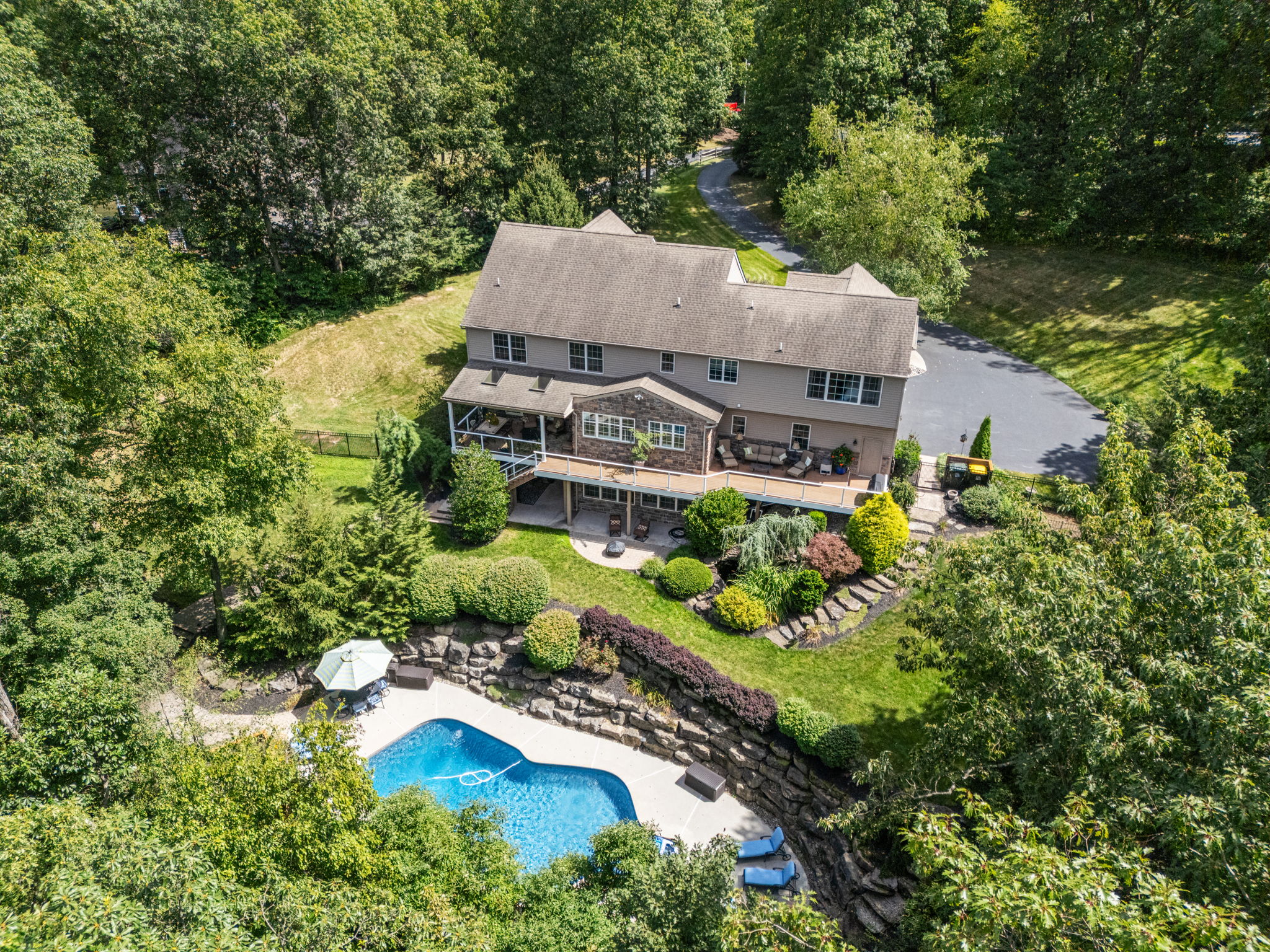 5615 Kernsville Rd, Orefield, Pennsylvania 18069, 5 Bedrooms Bedrooms, 22 Rooms Rooms,4 BathroomsBathrooms,Residence,Residential For Sale,5615 Kernsville Rd,1211