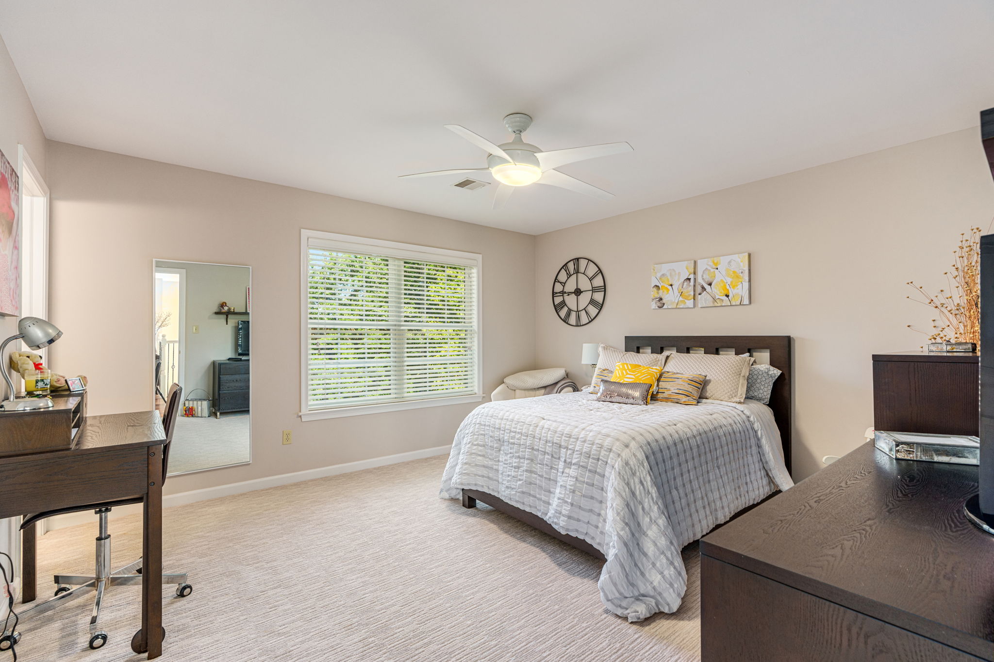 5615 Kernsville Rd, Orefield, Pennsylvania 18069, 5 Bedrooms Bedrooms, 22 Rooms Rooms,4 BathroomsBathrooms,Residence,Residential For Sale,5615 Kernsville Rd,1211