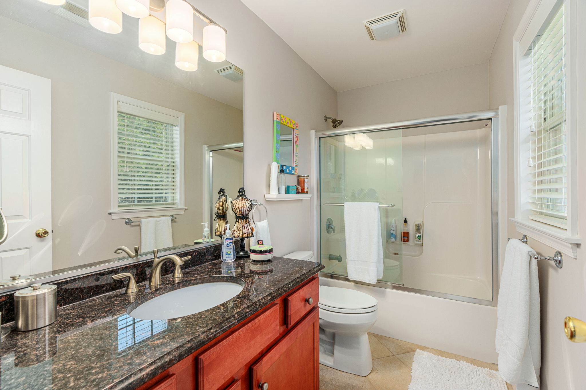 5615 Kernsville Rd, Orefield, Pennsylvania 18069, 5 Bedrooms Bedrooms, 22 Rooms Rooms,4 BathroomsBathrooms,Residence,Residential For Sale,5615 Kernsville Rd,1211