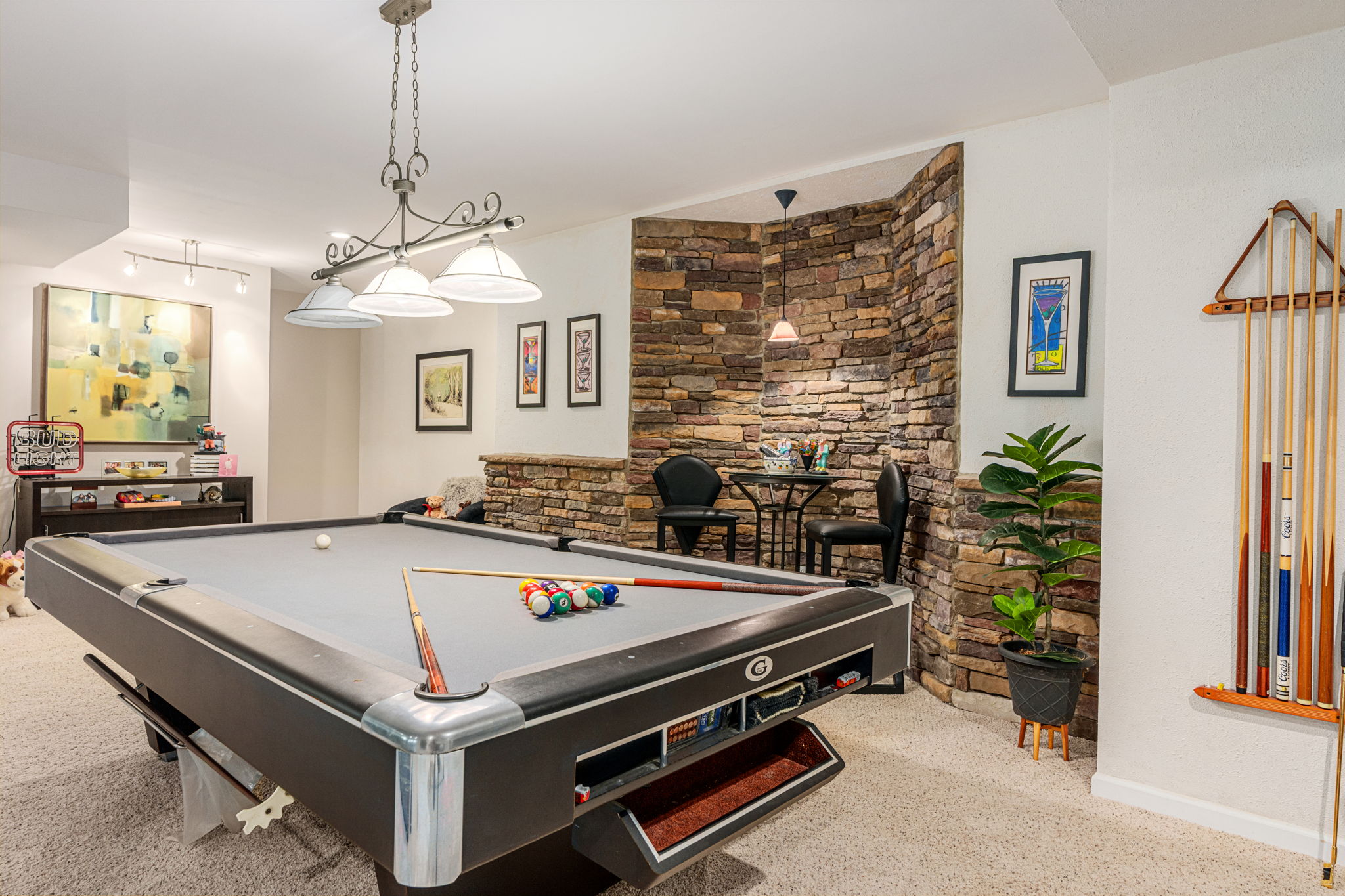 5615 Kernsville Rd, Orefield, Pennsylvania 18069, 5 Bedrooms Bedrooms, 22 Rooms Rooms,4 BathroomsBathrooms,Residence,Residential For Sale,5615 Kernsville Rd,1211