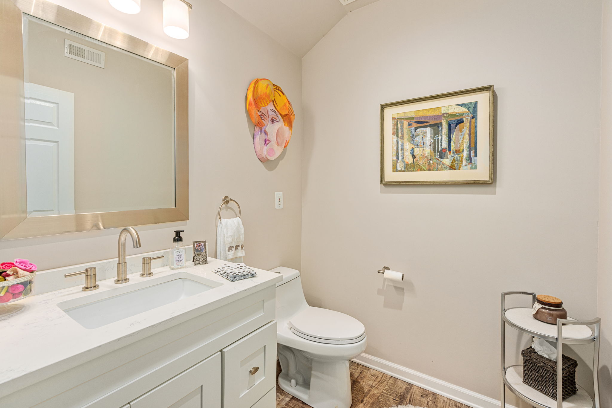 5615 Kernsville Rd, Orefield, Pennsylvania 18069, 5 Bedrooms Bedrooms, 22 Rooms Rooms,4 BathroomsBathrooms,Residence,Residential For Sale,5615 Kernsville Rd,1211