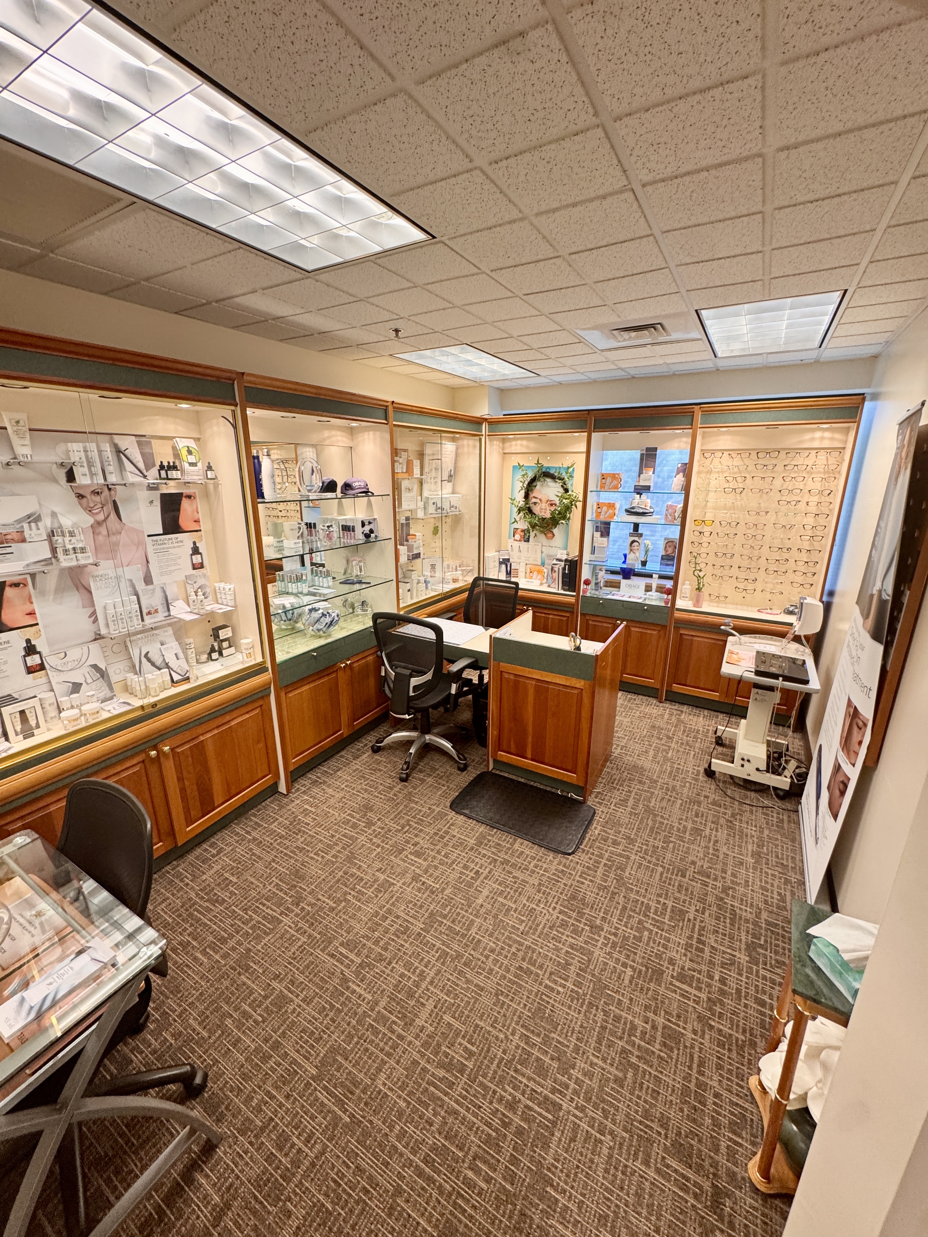 1611 Pond Rd, Allentown, Pennsylvania 18104, ,Office,For Sale and For Lease,1611 Pond Rd,1220