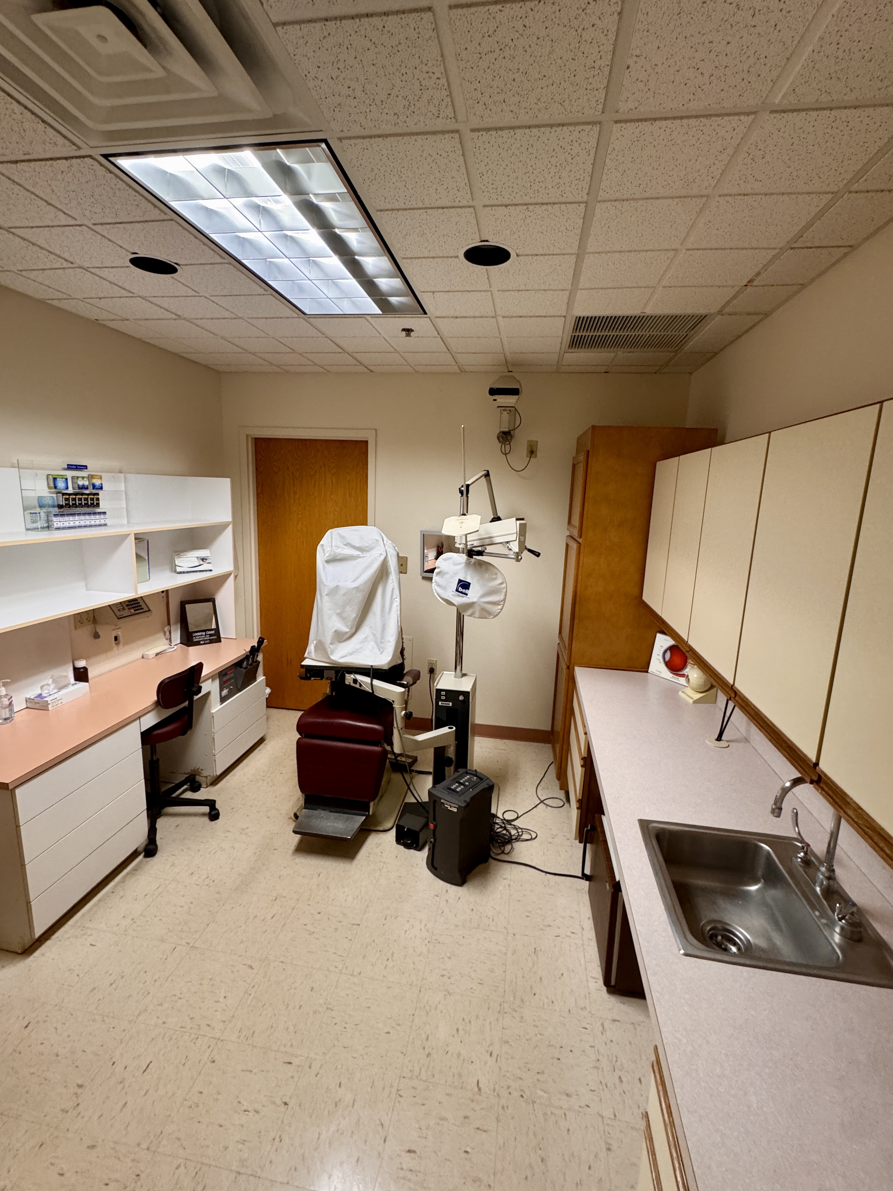 1611 Pond Rd, Allentown, Pennsylvania 18104, ,Office,For Sale and For Lease,1611 Pond Rd,1220